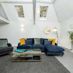  Holiday home Pass The Keys Stunning 2 Bed With On Premises Parking